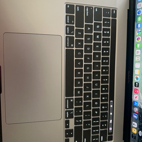 Macbook pro 16 icore i9 32 GB 1 TB - Picture 2 of 3